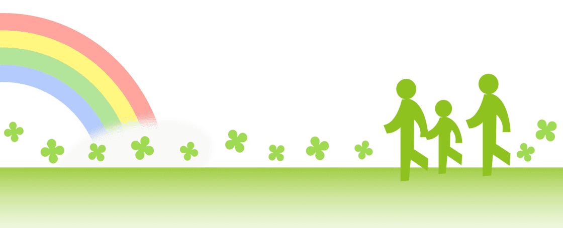 虹が掛かっている中で歩く人たち